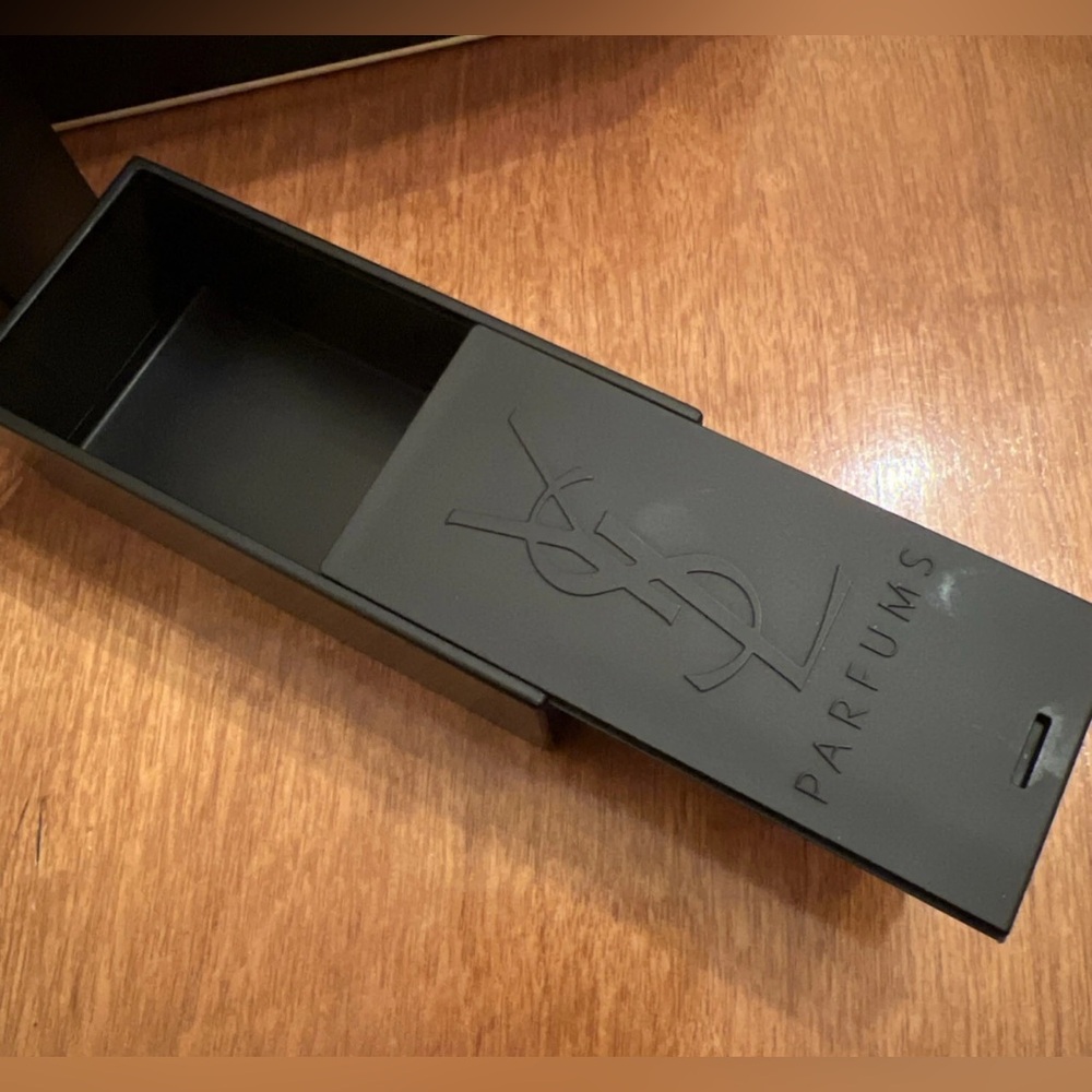YSL Black Parfums soap box - Picture 3 of 3